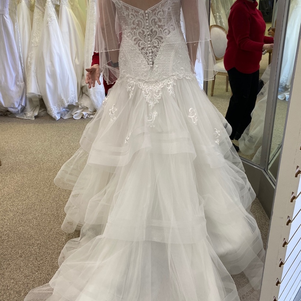 Aime Couture Wedding Dress - Picture 3 of 3